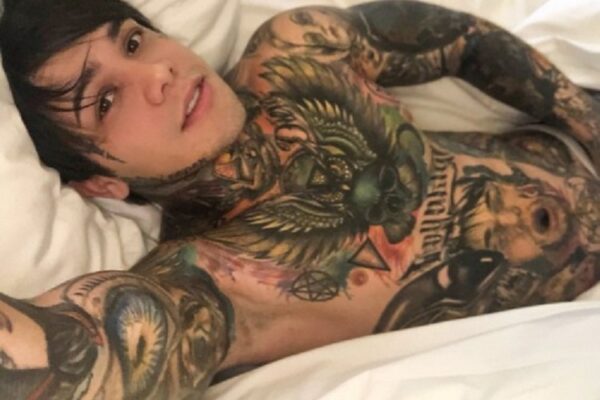 Yeferson Cossio Desnudo: Vídeo Íntimo, Fotos y OnlyFans Yeferson Cossio posando sin camiseta en su video intimo