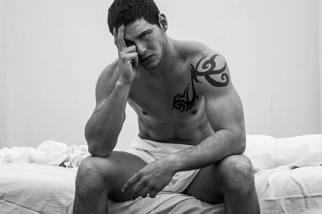 Benjamin Lukovski Desnudo