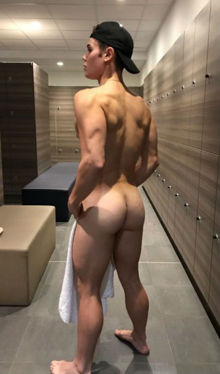 El actor Nick Champa desnudo 3